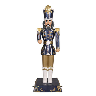 NUTCRACKER HOLDING A WREATH (BLUE)