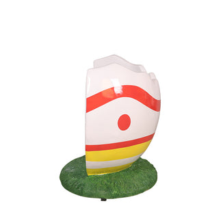 Cracked Egg Photo Op